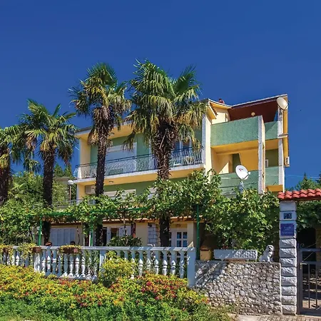 Cozy In With Wifi Apartment Crikvenica